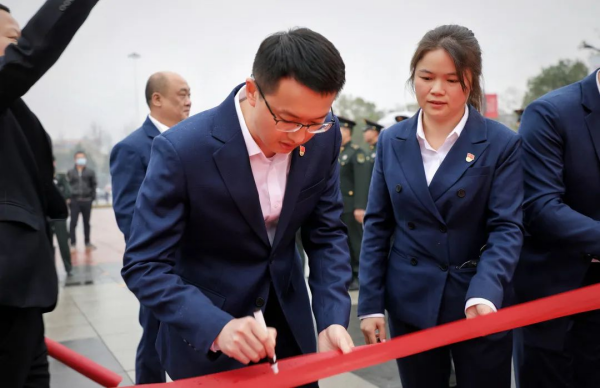 湖南骏达集团有限公司,长沙城市交通,校车运营,安保服务,新能源科技