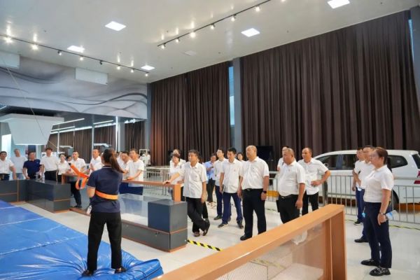 湖南骏达集团有限公司,长沙城市交通,校车运营,安保服务,新能源科技