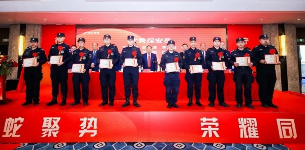 湖南骏达集团有限公司,长沙城市交通,校车运营,安保服务,新能源科技