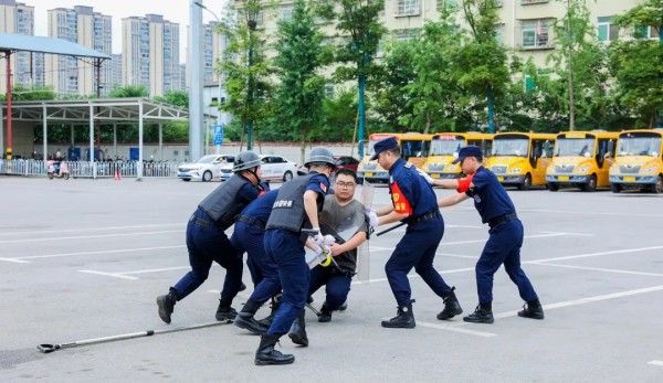 湖南骏达集团有限公司,长沙城市交通,校车运营,安保服务,新能源科技