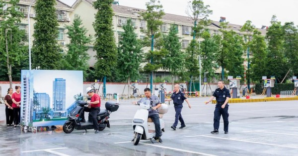 湖南骏达集团有限公司,长沙城市交通,校车运营,安保服务,新能源科技