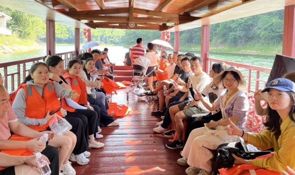 湖南骏达集团有限公司,长沙城市交通,校车运营,安保服务,新能源科技