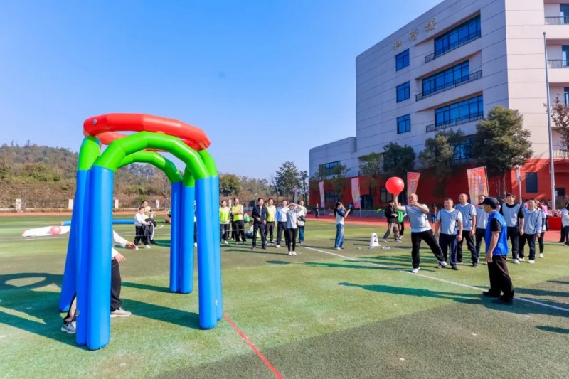 湖南骏达集团有限公司,长沙城市交通,校车运营,安保服务,新能源科技