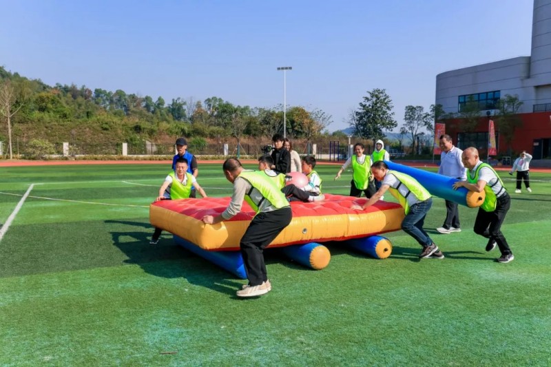 湖南骏达集团有限公司,长沙城市交通,校车运营,安保服务,新能源科技